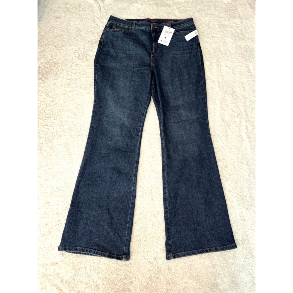 Gloria Vanderbilt Amanda Bootcut Jeans Size 16M Slimming Blue NWT MRSP $59